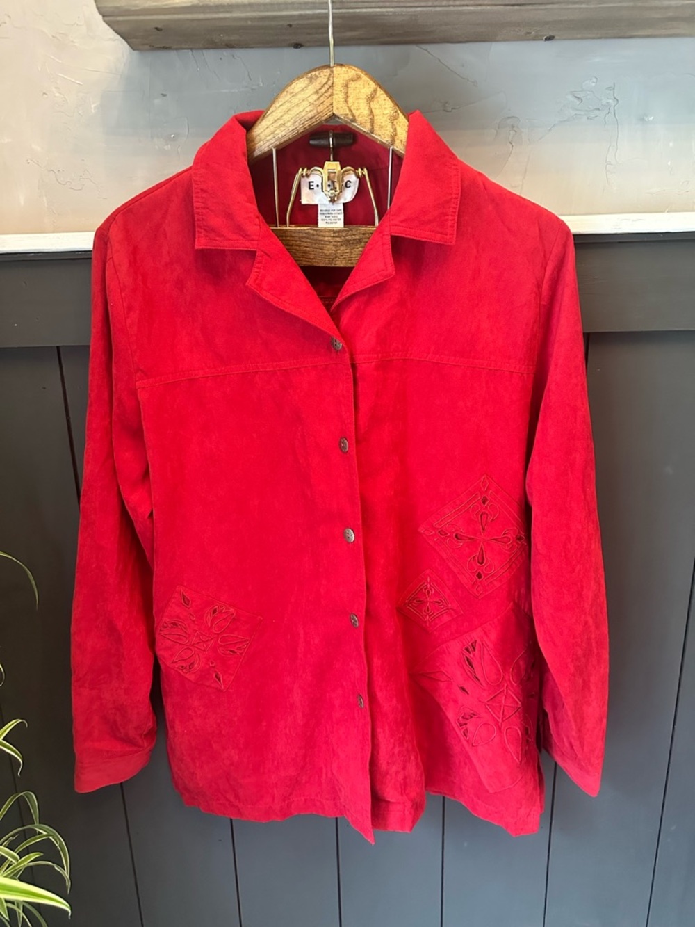 ELCC‎ Vintage Red Suede Feel Button-Up Top Decorative Cutouts sz L